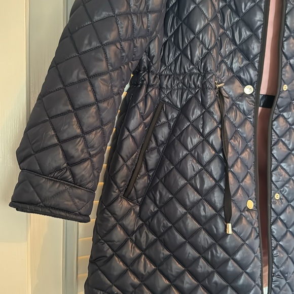 Kate Spade New York Lightweight Puffer with Hood - Picture 12 of 12